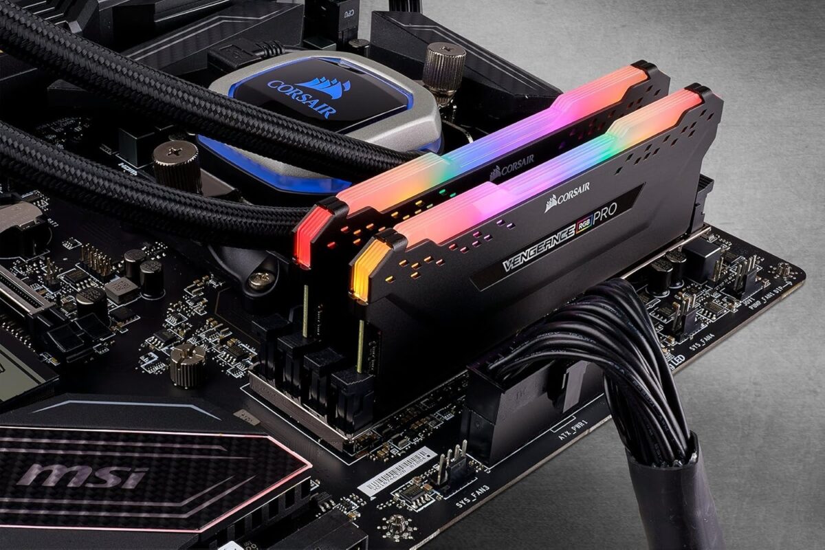 Corsair Vengeance RGB Pro DDR4 64Go (2x32 Go) 3600Mhz C18-Noir 1 Corsair Vengeance RGB PRO Series 64 Go (2x 32 Go) DDR4 3200 MHz CL16