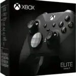 Manette Xbox Elite Series 2 sans fil noire posée sur une table de gamer